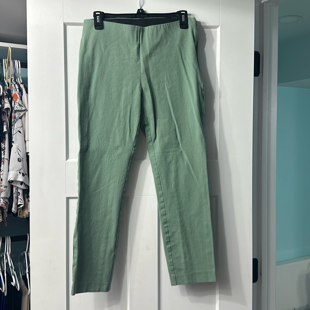 Pale green cropped pants. Stretchy waist.